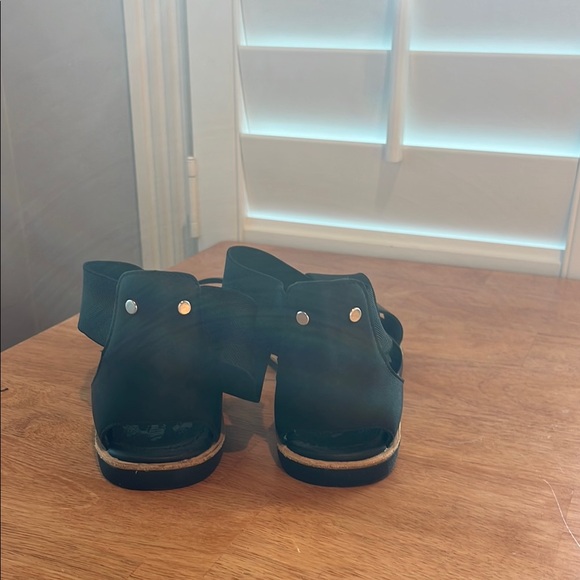 Sorel Black Modern Sandals with Elastic Straps - Picture 3 of 5